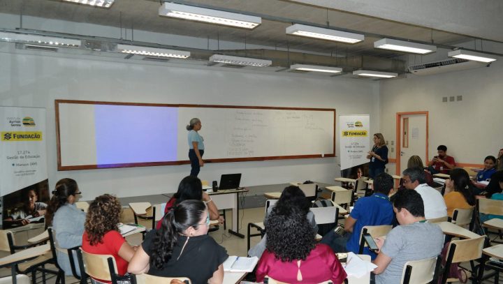 Programa de Gestão de Alfabetização tem pedagogos e assessores participando de formação