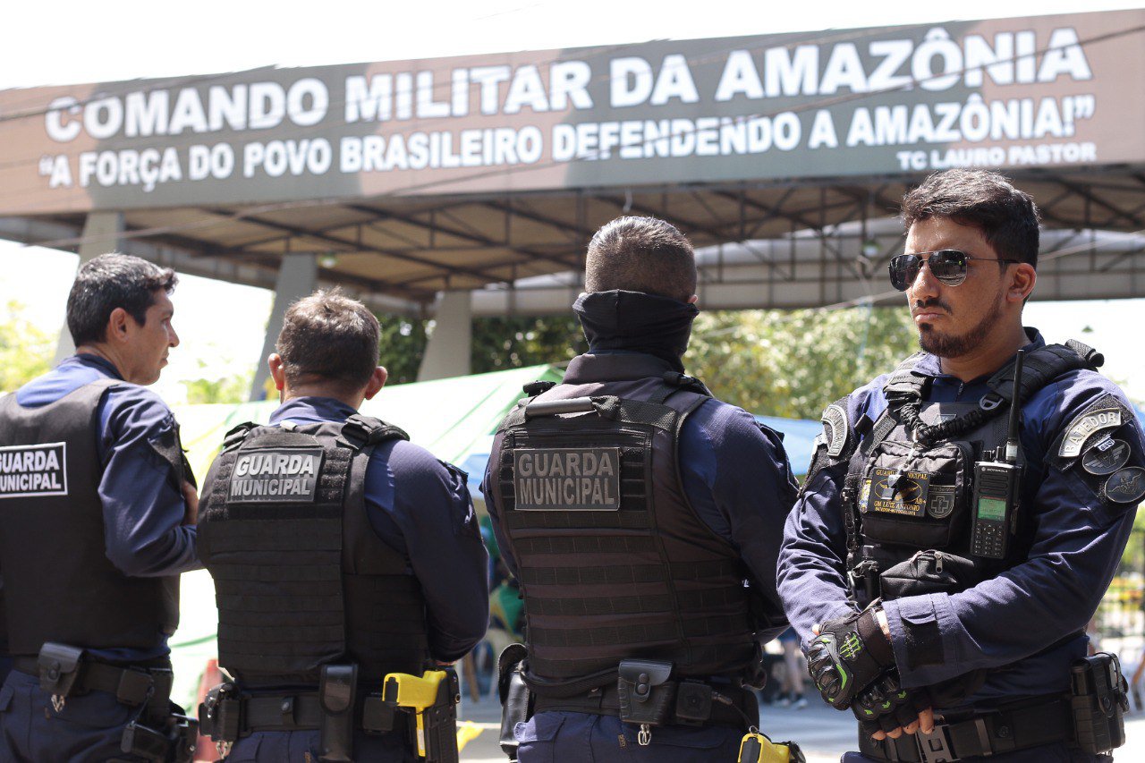 Prefeitura de Manaus auxilia órgãos de segurança em desmobilização de acampamento no CMA