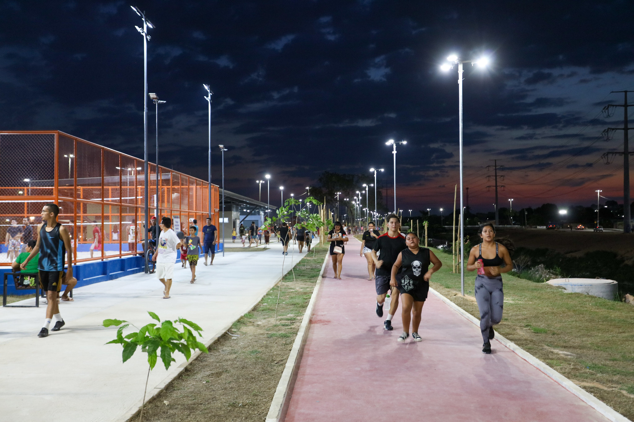 Primeira etapa do parque Amazonino Mendes