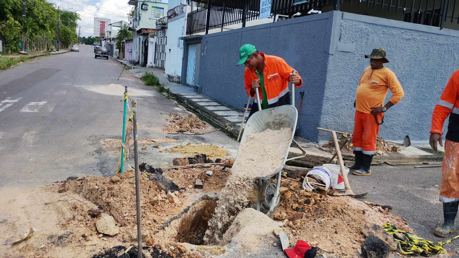 drenagem na rua Tiradentes