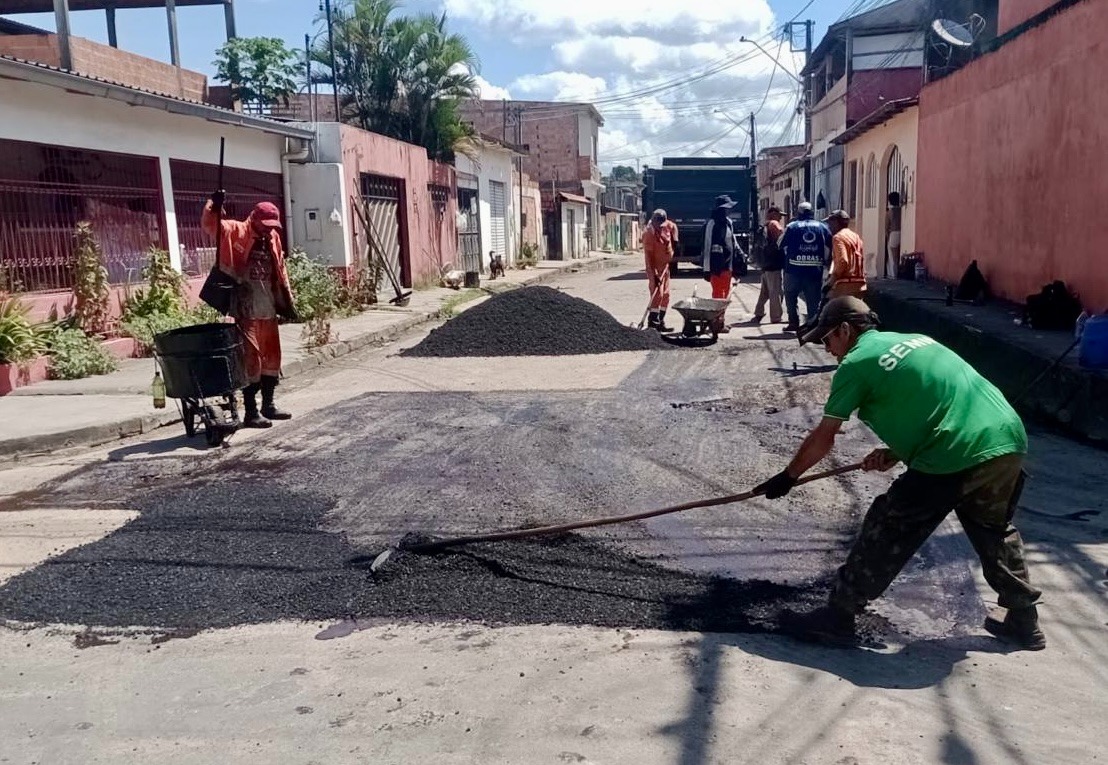 manutenção asfáltica no bairro Jorge Teixeira