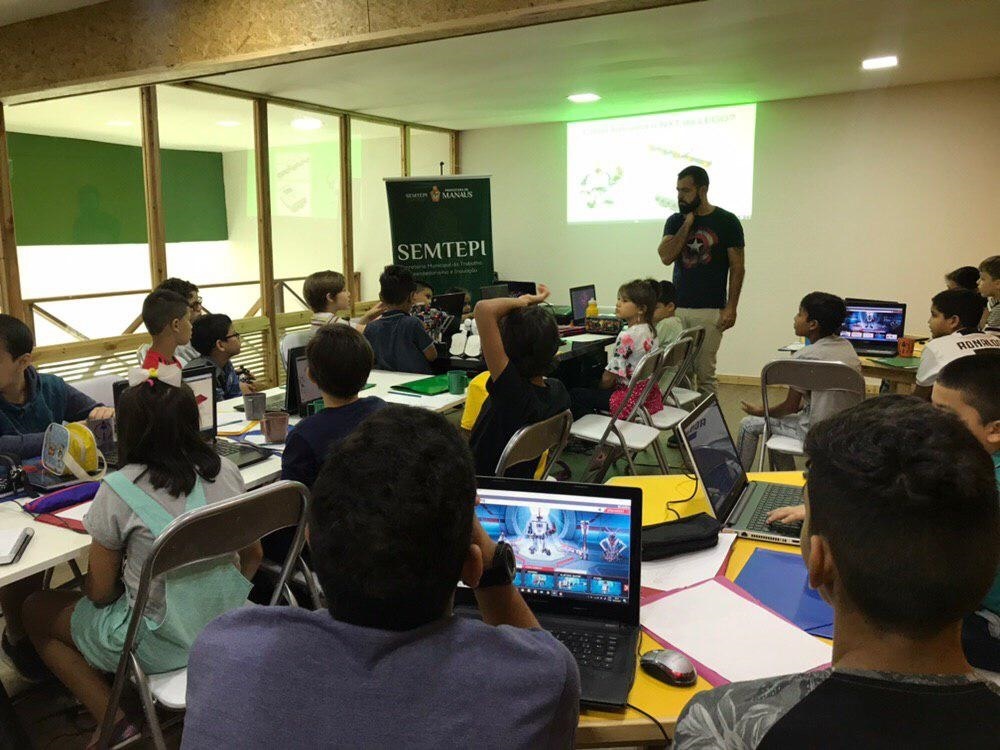 Primeira turma de Robótica Básica é marcada pela criatividade e tecnologia