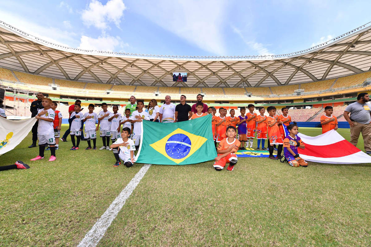 Prefeito David Almeida destaca transversalidade entre educação e esporte no encerramento da Copa Zico