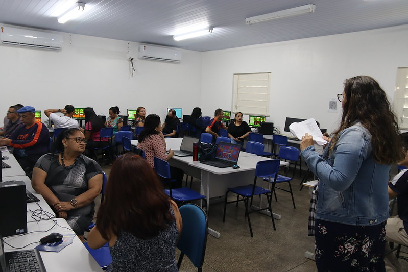 Prefeitura realiza formação sobre o uso de tecnologias para a campanha ‘Alfabetiza Manaus’
