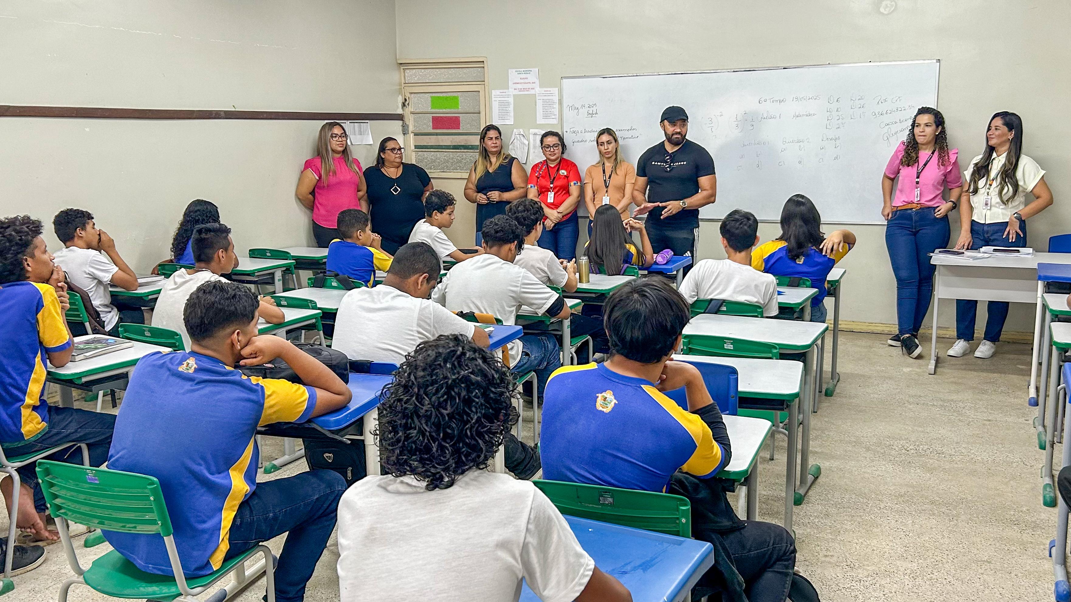 Visitas às escolas