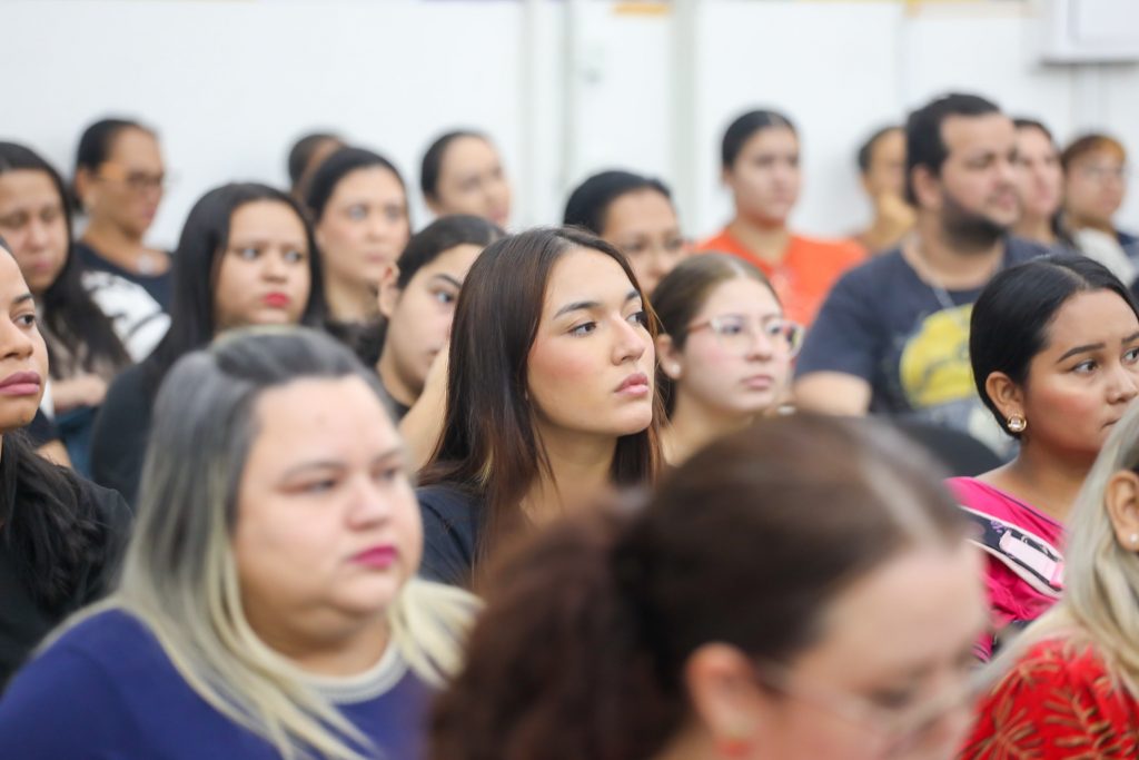 Prefeitura capacita 134 novos profissionais de apoio escolar para fortalecer a inclusão na rede municipal