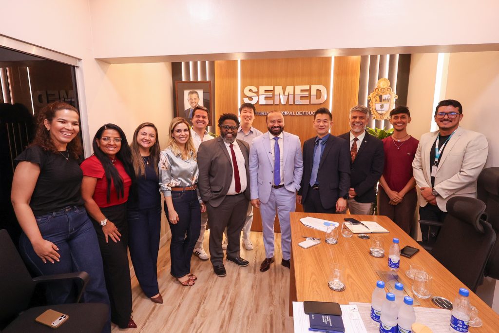 Prefeitura e Consulado Coreano alinham ampliação do ensino de idioma em escolas de Manaus 