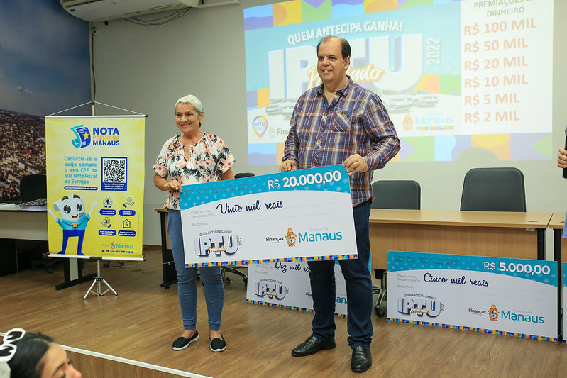 Prefeitura de Manaus premia contribuintes contemplados no penúltimo sorteio do ano da campanha IPTU Premiado