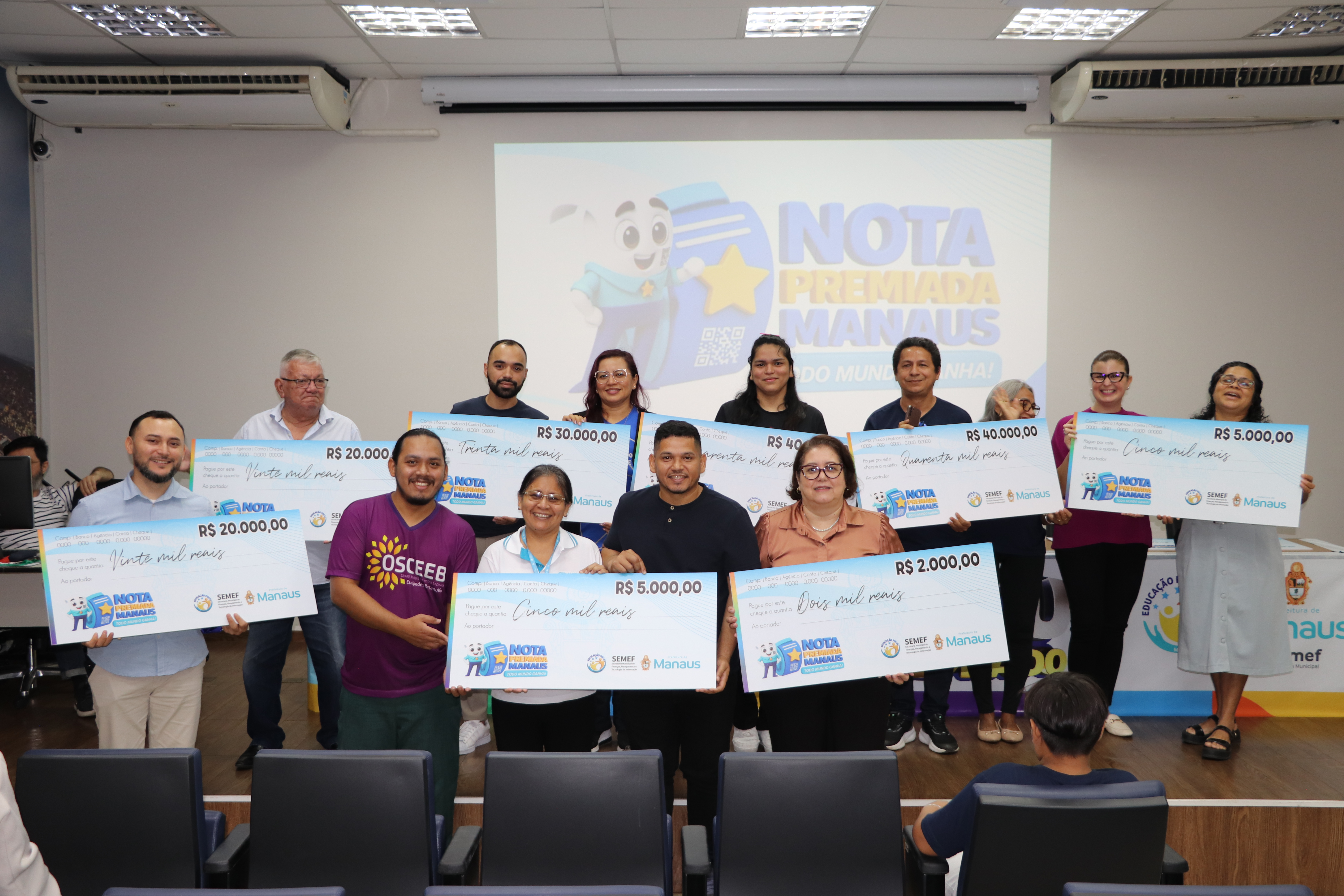 Prefeitura de Manaus entrega prêmios do terceiro sorteio do ano da campanha Nota Premiada