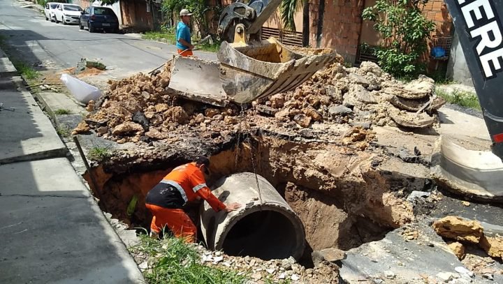 Prefeitura de Manaus realiza reparo emergencial em drenagem na comunidade Riacho Doce