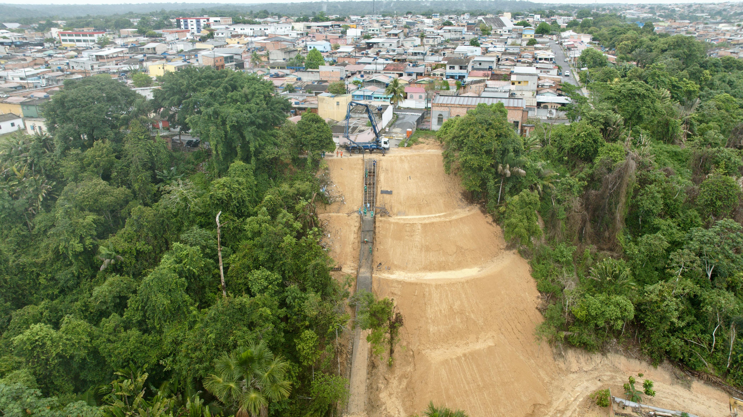 Obras na rua Albânia