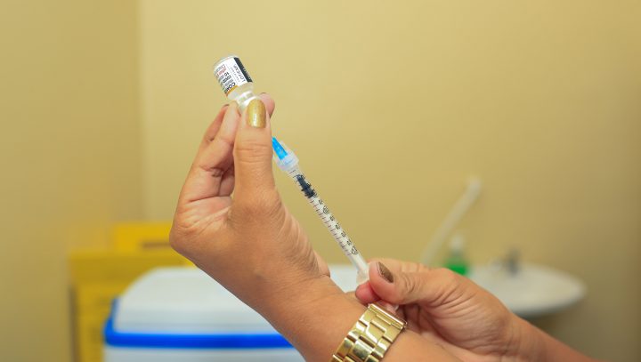 Prefeitura disponibiliza vacina em 10 unidades de saúde e seis pontos alternativos
