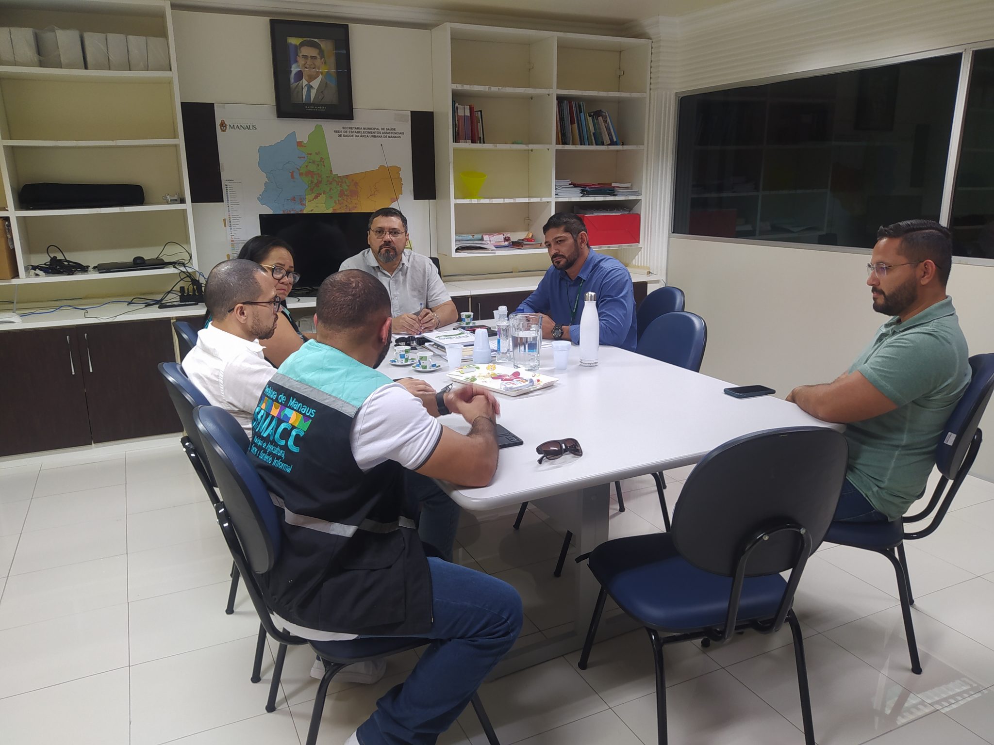 Prefeitura de Manaus alinha ações de orientação sobre boas práticas sanitárias nas feiras municipais