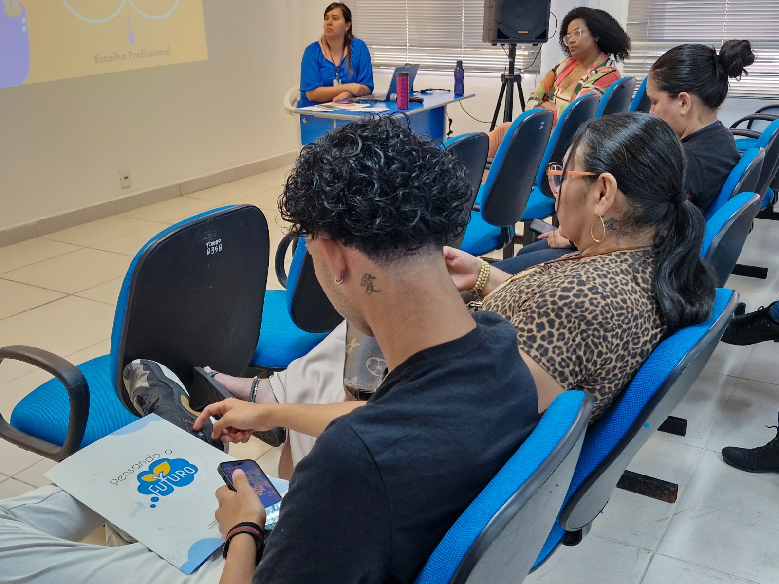 jovens mercado de trabalho
