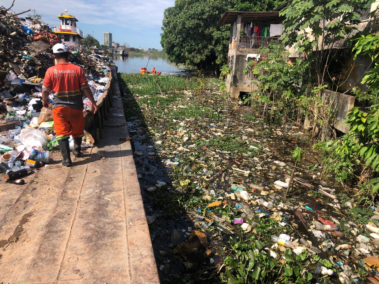 limpeza na orla da Glória