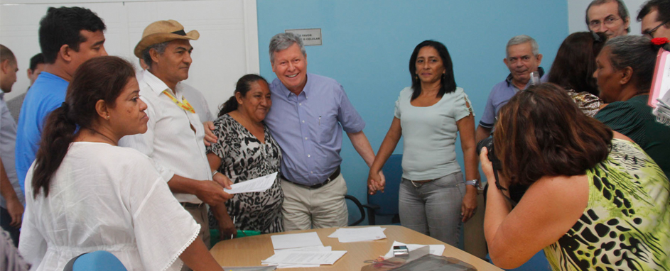 Prefeito Arthur Virgílio Neto recebe líderes de movimentos sociais