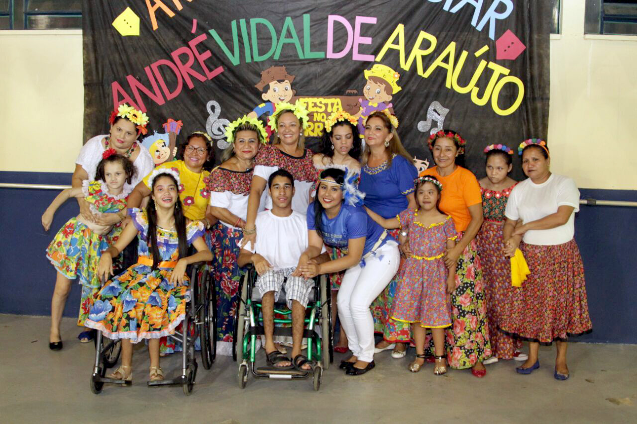 29-07-16- Crianças com deficiência participam de arraial especial. Fotos Assessoria.