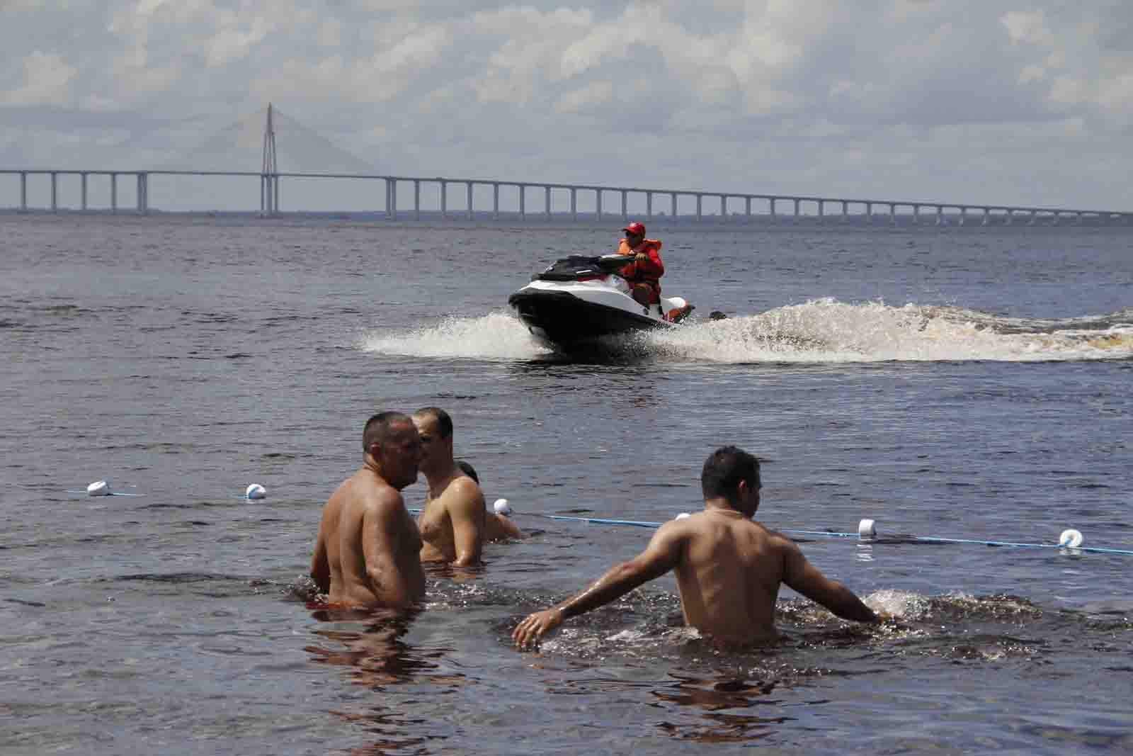 MANAUS/AM - 26/03/2013 - SIMULAÇÃO DE SEGURANÇA PREFEITURA REALIZA SIMULAÇÃO DE SEGURANÇA NA PRAIA DA PONTA NEGRA. FOTO: ALTEMAR ALCANTARA/SEMCOM