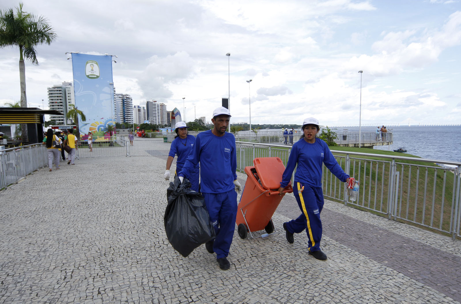 MANAUS/AM - 12/06/2014 CATADORES NO FAN FEST. FOTO: KARALA VIEIRA / SEMCOM