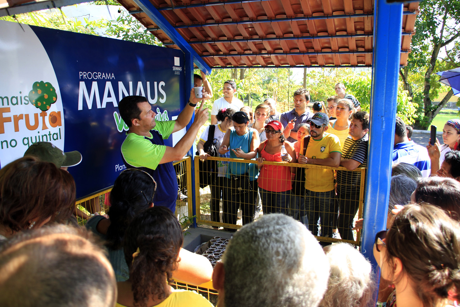 MANAUS/AM - 17-08-2016 SEMMAS REALIZA CURSO DE PLANTIU DE MUDAS NO PARQUE LAGOA DO JAPIIM . FOTO: KARLA VIEIRA/ SEMCOM.