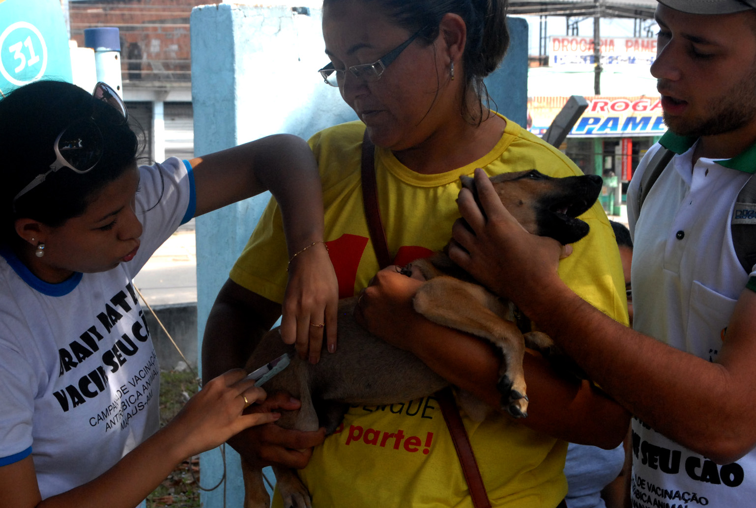Manaus - 19/09/2016 Vacinação antirrábica Foto: Marcio James / Semcom