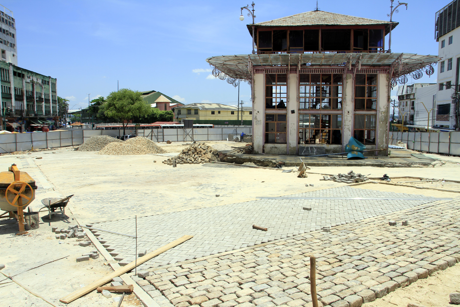 07-10-16- Obras na Paraça Tenreiro Aranha, fotos Karla Vieira.