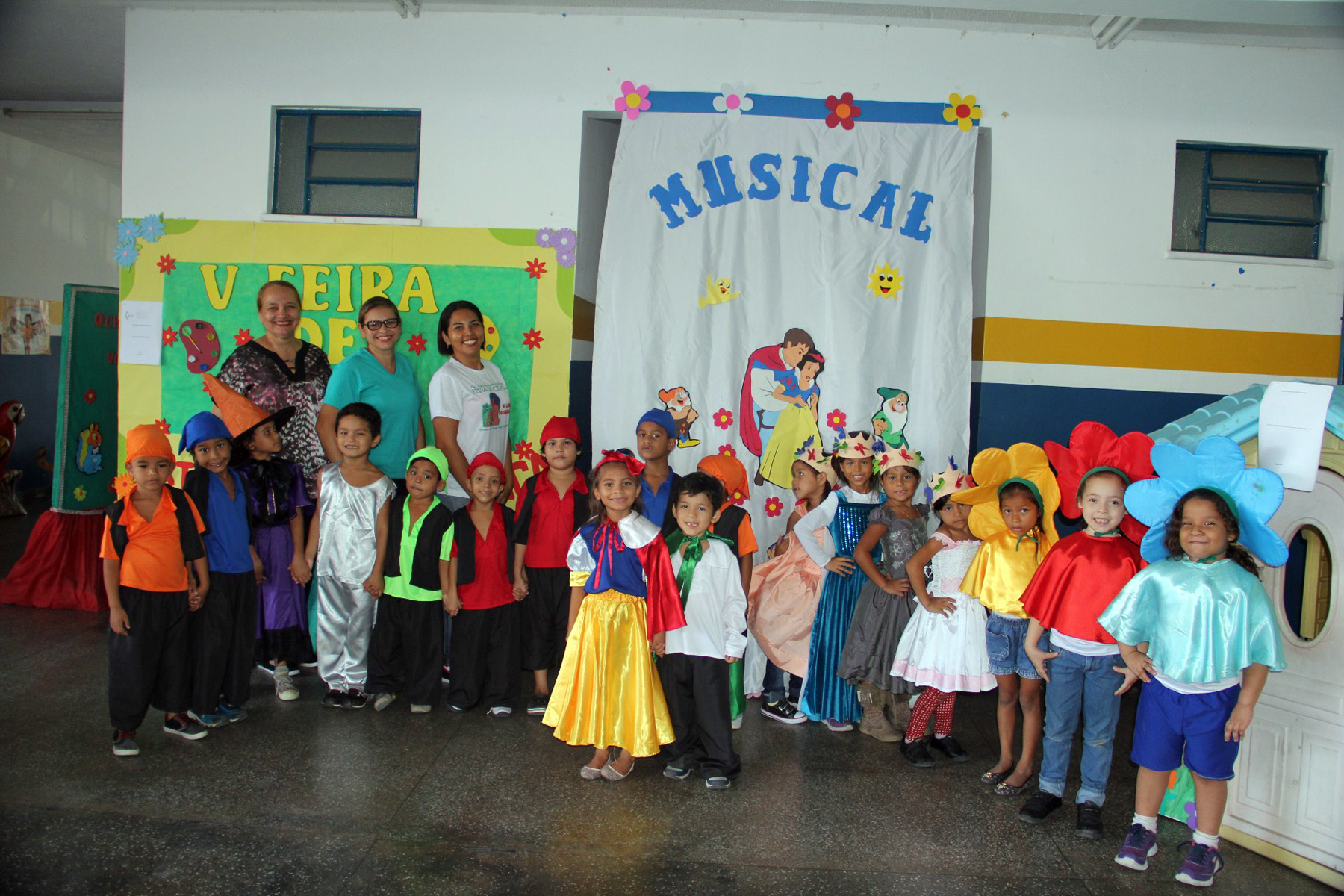 Cmei Santina Castro realiza atividade em comemora Semana do Livro Infantil. Fotos: Cleomir Santos/ Semed.