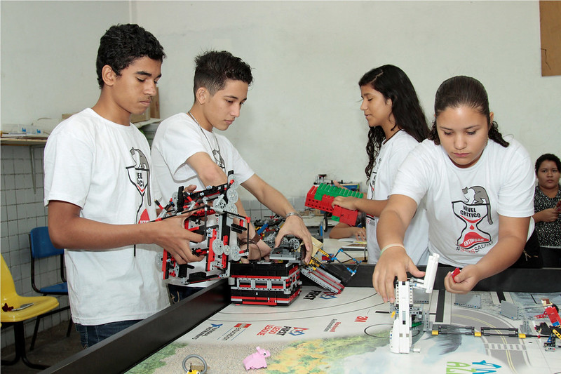 Equipe de robótica do Campus Patrocínio conquista 2º lugar em torneio  internacional
