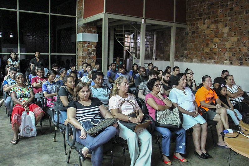 Moradores do Centro Histórico relatam memórias e transformações da área e emocionam público no Café Teatro