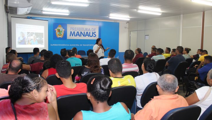 Cobradores e motoristas são capacitados