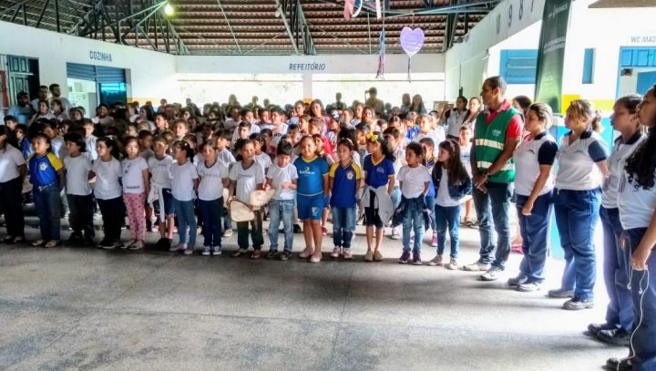 Área do entorno do Corredor Ecológico do Igarapé do Mindu recebe ação ambiental