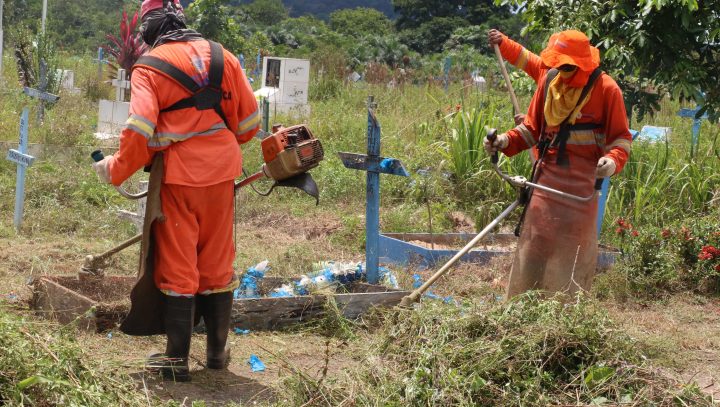 Cemitérios recebem equipes de limpeza para o Dia dos Pais