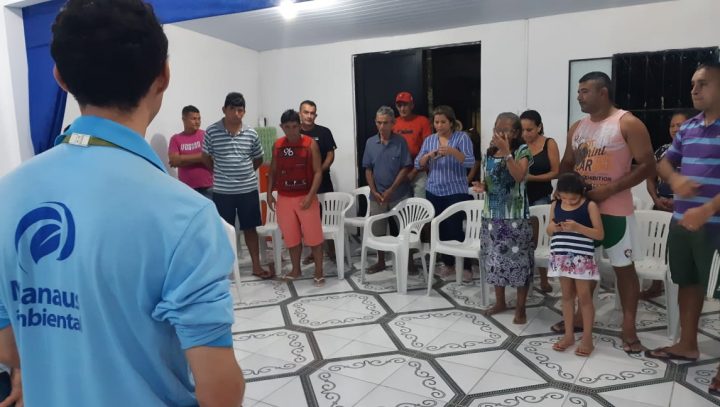 Moradores do Cidade de Deus recebem orientação da Ageman sobre abastecimento de água