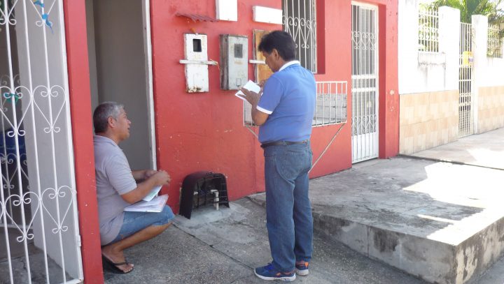 Moradores são orientados pela Ageman sobre consumo consciente de água