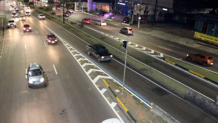 Sinalização na avenida Torquato Tapajós é reforçada pela Prefeitura de Manaus