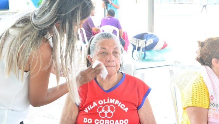 Minivila do Coroado recebe ação do Outubro Rosa