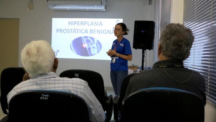 Segurados e servidores participam de palestra sobre o câncer de próstata