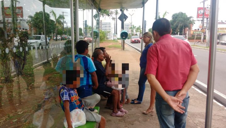 Indígenas Warao são orientadas sobre a prática ilegal de mendicância com crianças em ruas