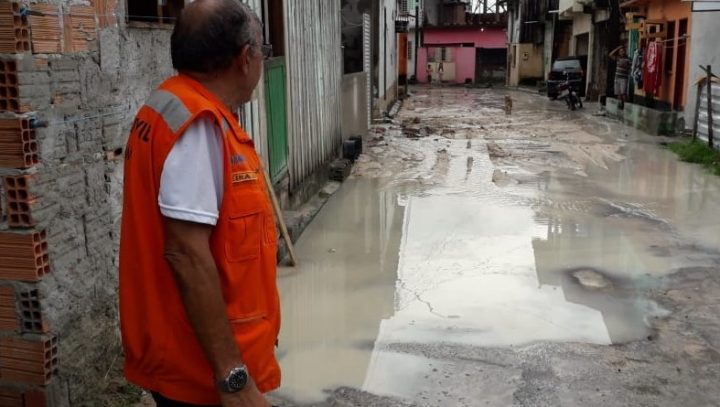 Deslizamento causado pela chuva é atendido pela prefeitura