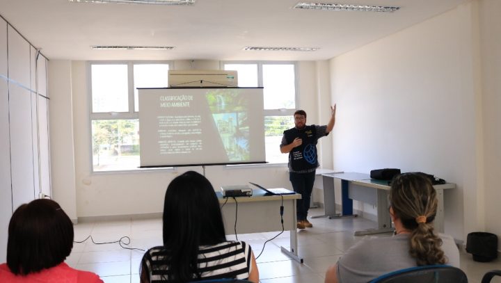 Curso de coleta seletiva e reciclagem é realizado com segurados e público externo na Manaus Previdência