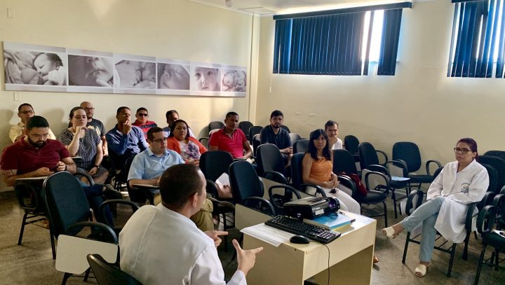 Profissionais de saúde participam de capacitação do programa Mais Médicos