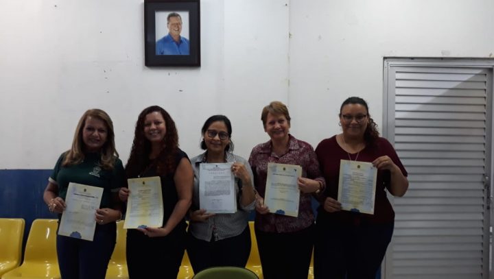 Pessoas em situação de rua recebem certidão de nascimento