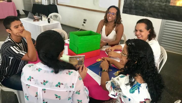 Projeto de engajamento familiar na escola realiza mais uma oficina