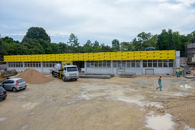 Em visita a obras de complexo educacional na zona Leste, prefeito destaca avanços na educação