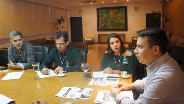 Criação de ouvidoria nas escolas é discutida entre Prefeitura de Manaus e TCE