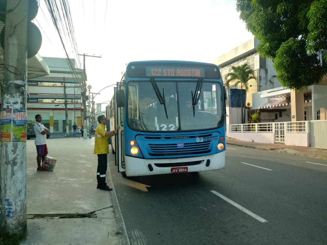 Usu&aacute;rios do sistema de transporte coletivo orientados sobre mudan&ccedil;as
