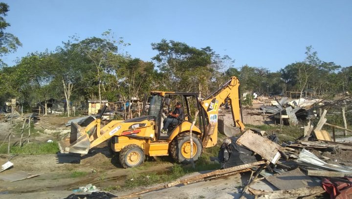 Prefeitura participa de reintegração de posse em invasão na APA Tarumã