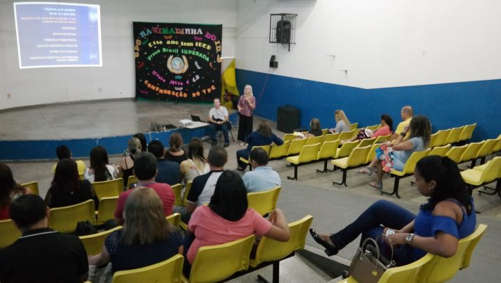 Pedagogos participam de ciclo de palestras sobre suicídio