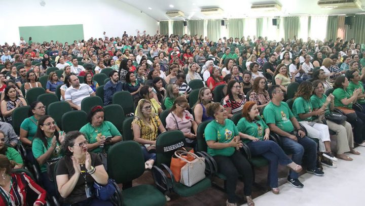 Seminário Municipal de Alfabetização reúne mais de 800 educadores