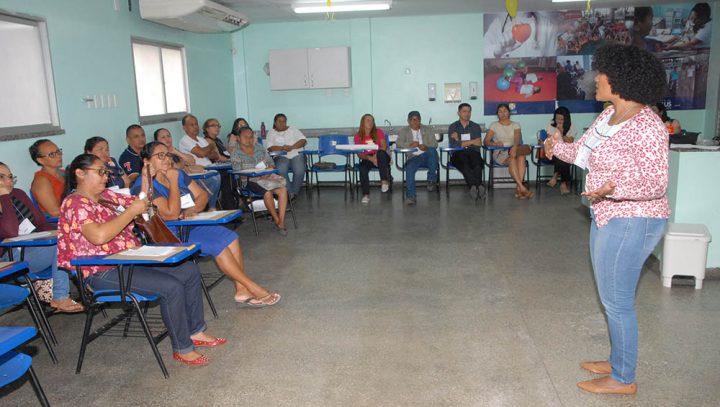 Agentes Comunitários de Saúde participam de curso de atualização do trabalho